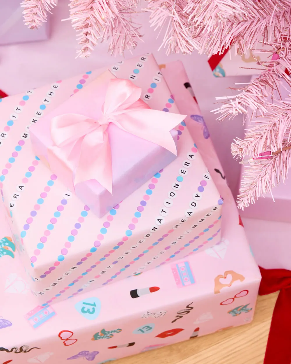 Gifting Era Wrapping Paper - 12 sheets   16 tags